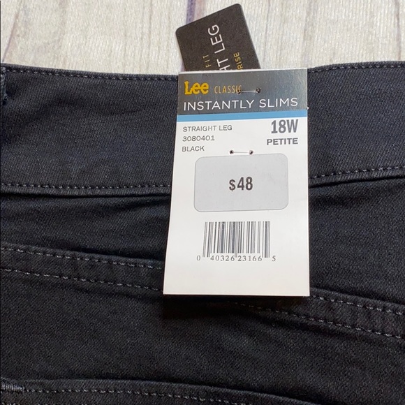 LEE WOMEN'S INSTANTLY SLIMS JEANS IN BLACK SIZE 18W PETITE - Picture 8 of 8